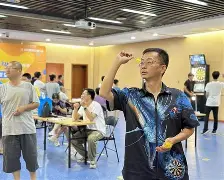 包含阿尔及利亚飞镖选手神准百发百中，夺冠的词条