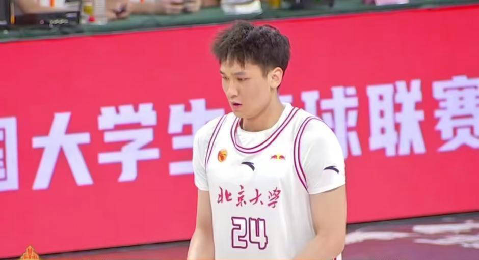 包含广州男篮官宣：北大男篮球员管子煜加盟广州队的词条